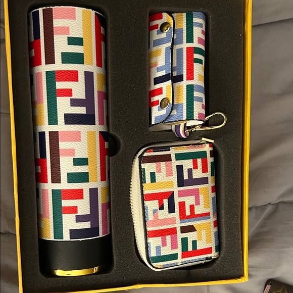 Multicolor Designer Women's Wallet - Picture 9 of 9